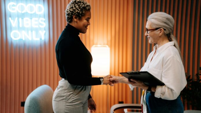 Here’s How You Can Work Better With A Human Resource Recruiter